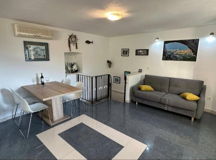 Apartmani Dalmacija Brela Extérieur photo