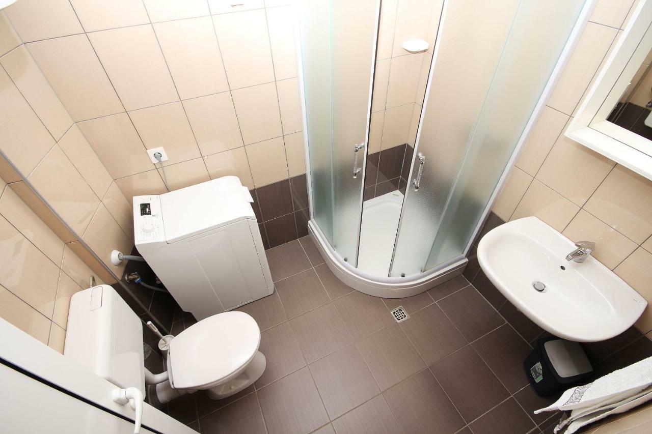 Apartmani Dalmacija Brela Extérieur photo